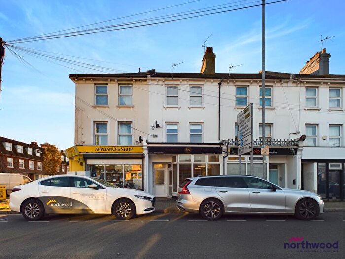 1 Bedroom Flat To Rent In Cavendish Place, Eastbourne, BN21