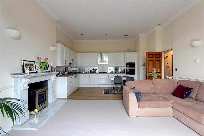 2 Bedroom Flat To Rent In Ormonde Court, Belsize Grove, Belsize Park, NW3