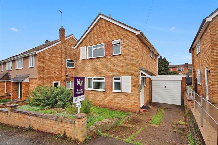 3 Bedroom Detached House For Sale In Meadow Walk, Higham Ferrers, NN10