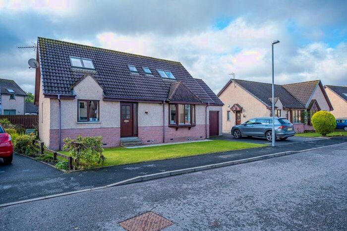 5 Bedroom Detached House For Sale In Stewart Crescent, Alford, AB33