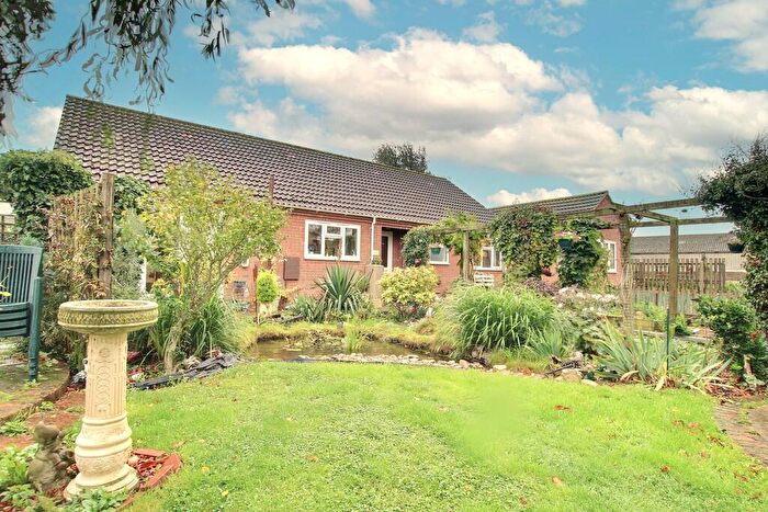 6 Bedroom Detached Bungalow For Sale In Purls Bridge Drove, Manea, PE15
