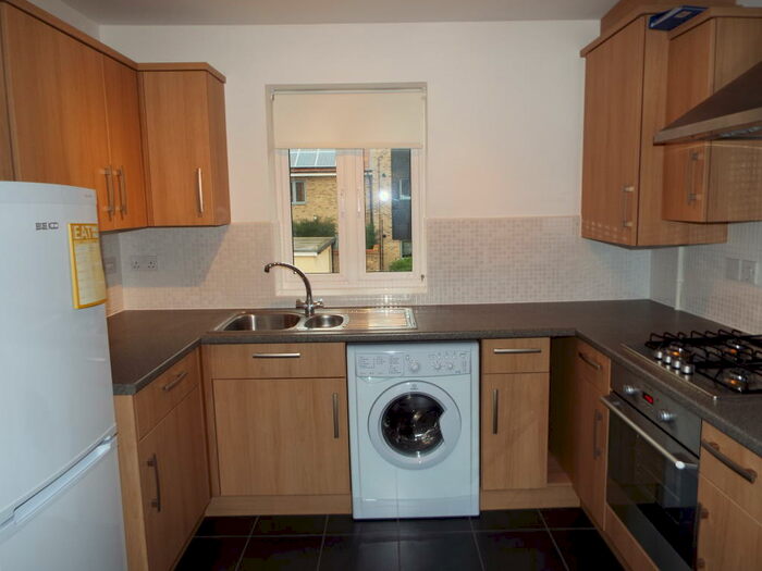 2 Bedroom Flat To Rent In Woodhead Drive, Cambridge, CB4