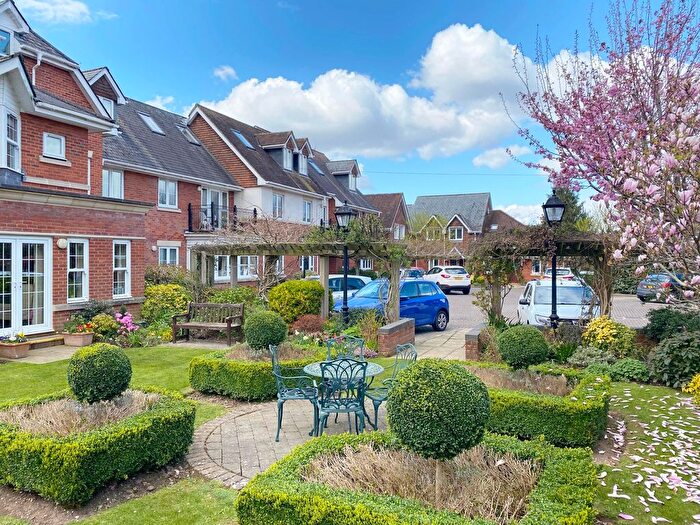1 Bedroom Flat For Sale In Brookley Road, Brockenhurst, SO42