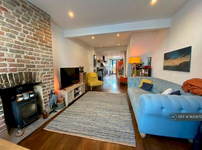 3 Bedroom Terraced House To Rent In Station Road, Meopham, Gravesend, DA13