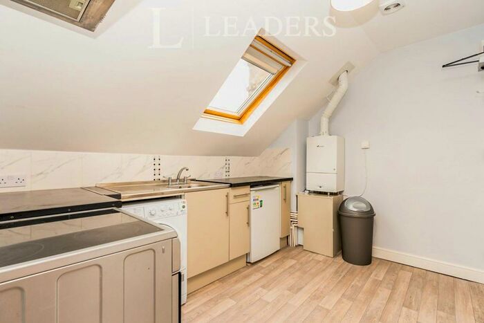 Flat To Rent In Devonshire Road, Southampton, SO15