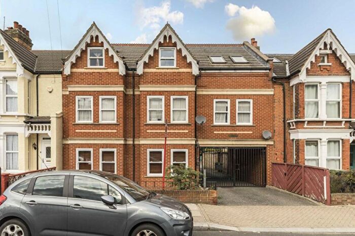 2 Bedroom Flat To Rent In Codrington Hill, Honor Oak, SE23