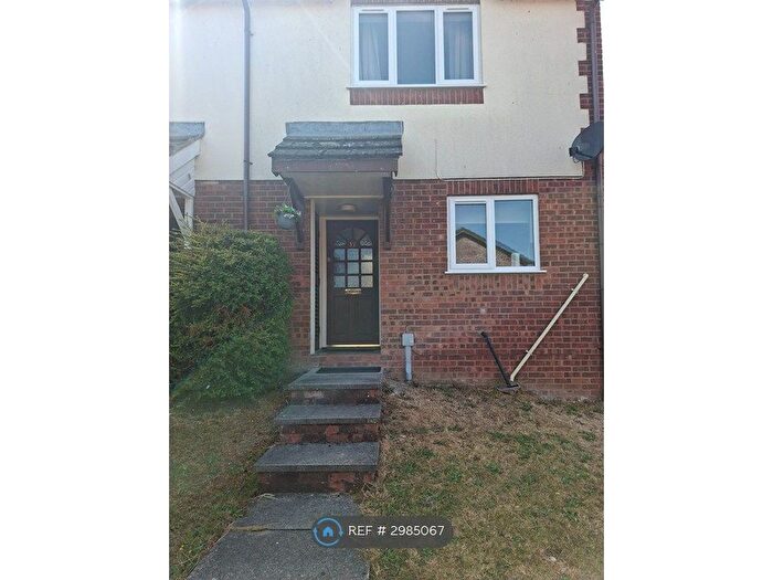 2 Bedroom Semi-Detached House To Rent In Willow Drive, Flint, CH6
