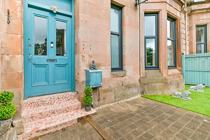 2 Bedroom Flat For Sale In Paisley Road West, Cessnock, G51