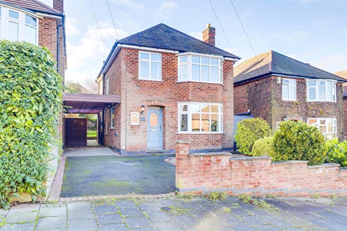 3 Bedroom Detached House For Sale In Barden Road, Woodthorpe, Nottinghamshire, NG3