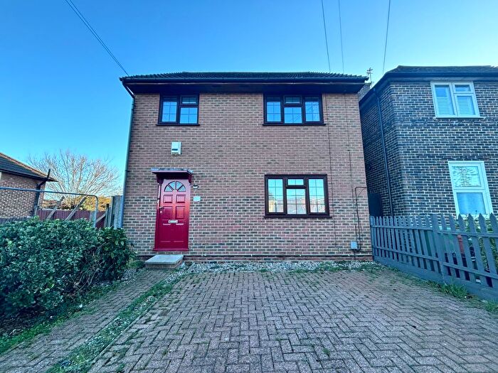 2 Bedroom Maisonette To Rent In Winslow Grove, London, E4