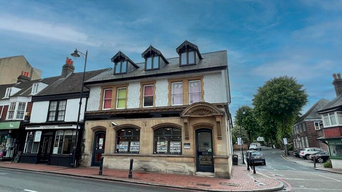 1 Bedroom Flat To Rent In High Street, Carshalton, Surrey., SM5