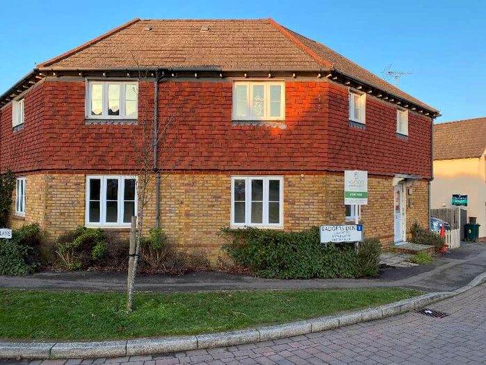 2 Bedroom Flat To Rent In Badgers Den, Ashford, TN23