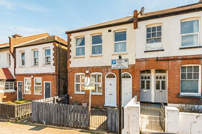 2 Bedroom Flat To Rent In Lyham Road, London, SW2