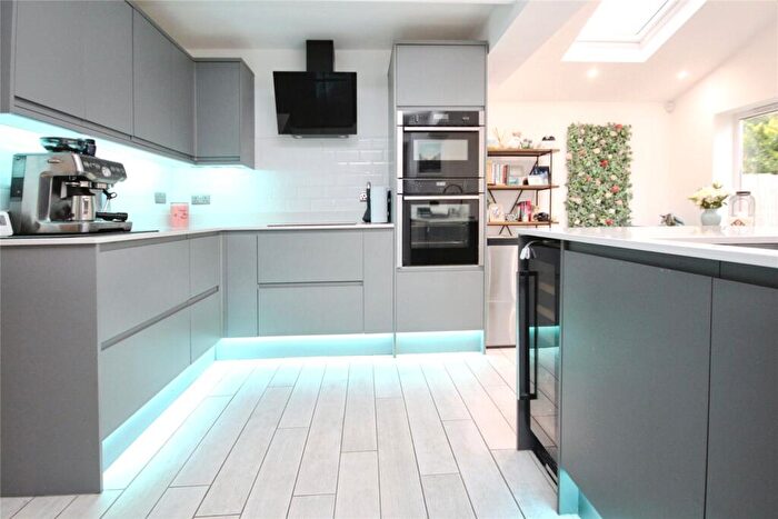 3 Bedroom Terraced House To Rent In Woodberry Road, Wickford, SS11