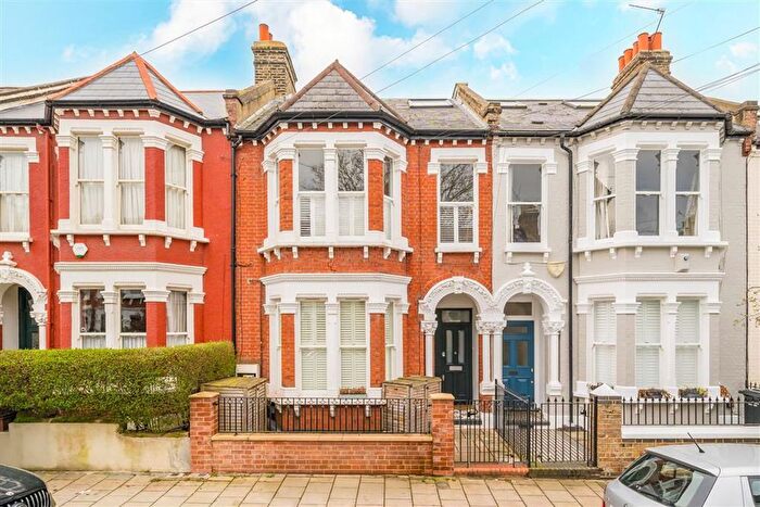 3 Bedroom Flat For Sale In Shandon Road, Clapham, SW4