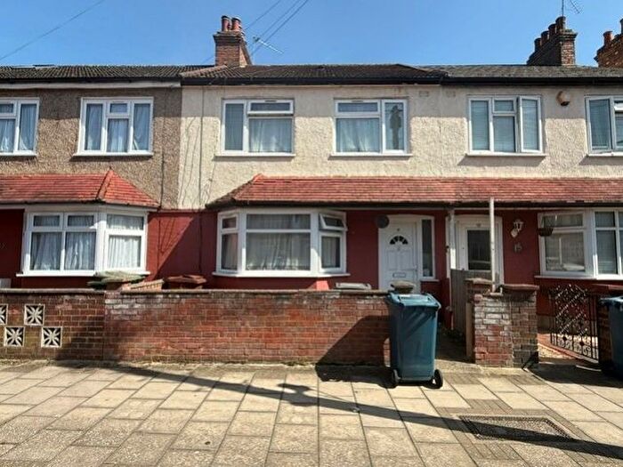3 Bedroom Terraced House To Rent In Stuart Road, Wealdstone, Middlesex, HA3