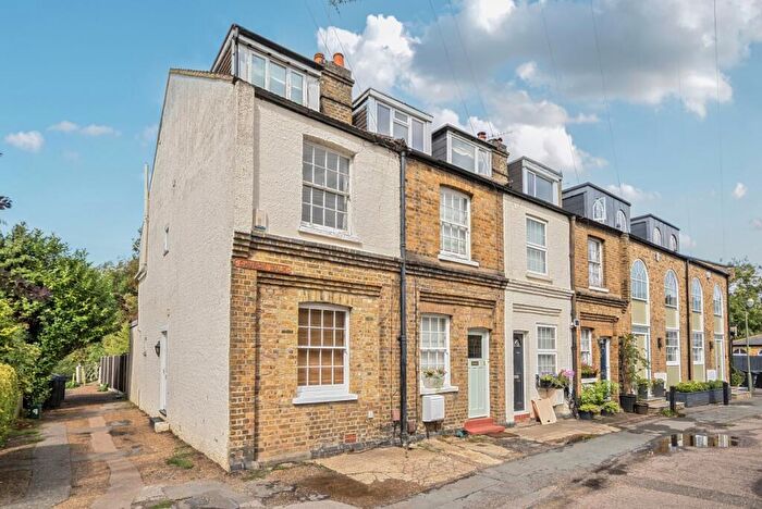 3 Bedroom End Of Terrace House To Rent In Church Walk Weybridge, KT13