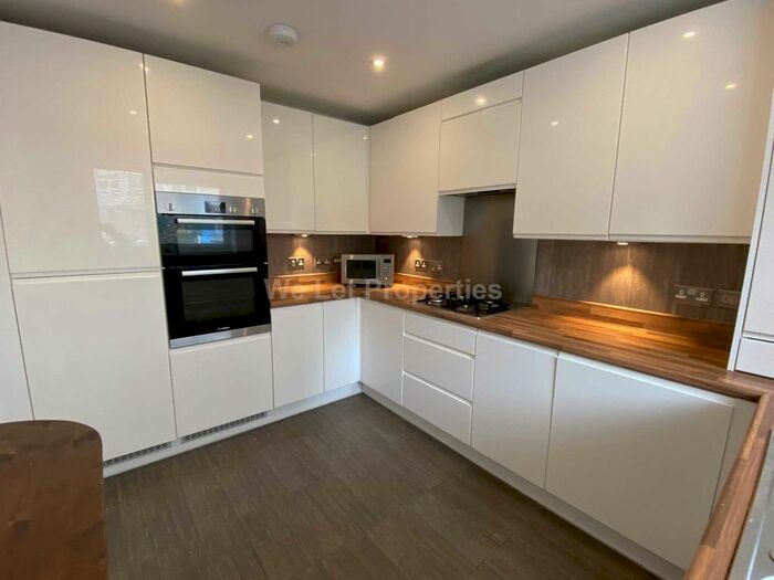 4 Bedroom Property To Rent In Gunson Street, Manchester, M40