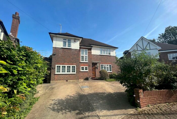 4 Bedroom Detached House To Rent In Paines Close, Pinner, HA5