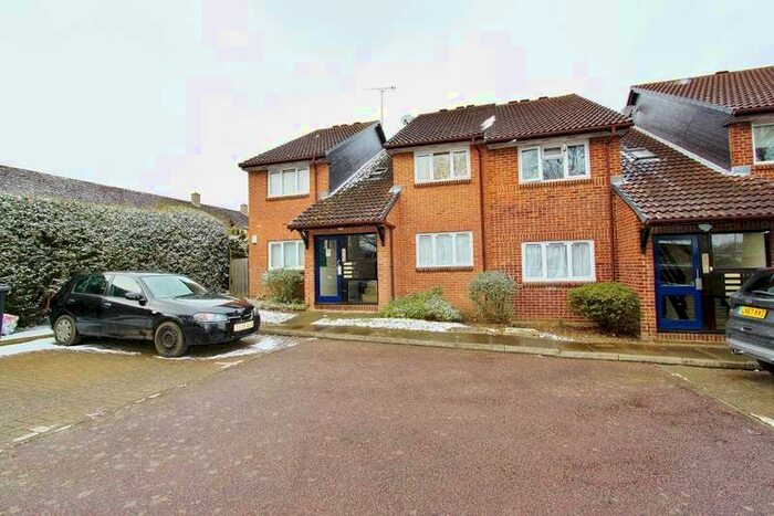 1 Bedroom Ground Flat To Rent In Colebrook Lane, Loughton, IG10