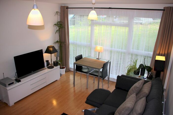 2 Bedroom Flat To Rent In Granville Park, London, SE13