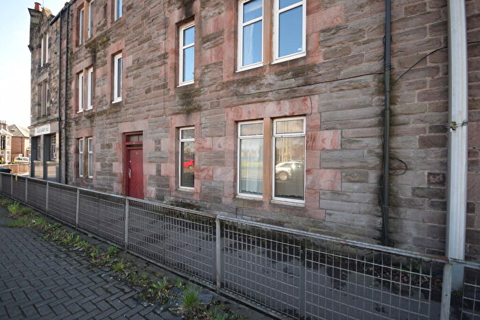 2 Bedroom Flat For Sale In Crieff Road, Perth, PH1