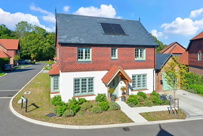 3 Bedroom Detached House For Sale In Oxmead Street, Ewhurst, GU6