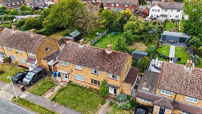 3 Bedroom Semi-Detached House For Sale In Kent Avenue, Sittingbourne, Kent, ME10
