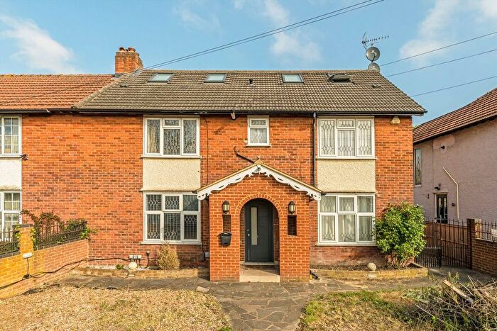 1 Bedroom Flat To Rent In Sunbury Way, Feltham, TW13