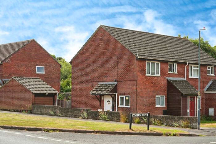 1 Bedroom Flat For Sale In Ash Close, Yate, Bristol, BS37
