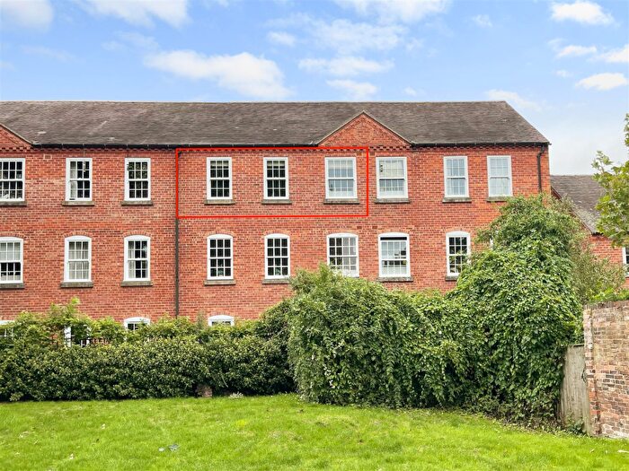 2 Bedroom Apartment For Sale In Severnside South, Bewdley, DY12