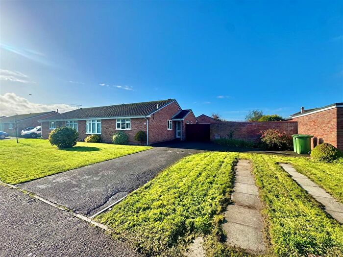 3 Bedroom Semi Detached Bungalow For Sale In Southernlea Road, Burnham-On-Sea, TA8