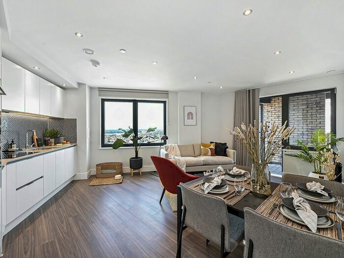 2 Bedroom Flat To Rent In Uncle Southall, Merrick Road, Southall, Middlesex, UB2