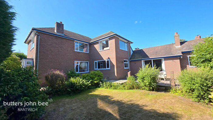 3 Bedroom Detached House For Sale In Den Lane, Crewe, CW3