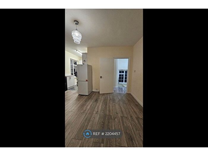 2 Bedroom Maisonette To Rent In Parkfield Avenue, Harrow, HA2