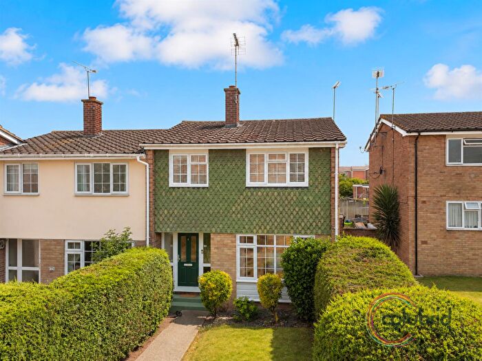 3 Bedroom End Of Terrace House For Sale In Houblon Drive, Chelmsford, CM2