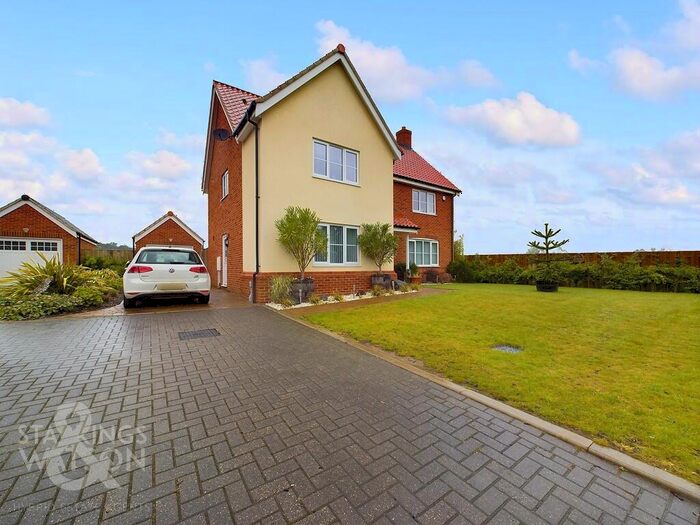 4 Bedroom Detached House For Sale In Yarmouth Road, Broome, Bungay, NR35