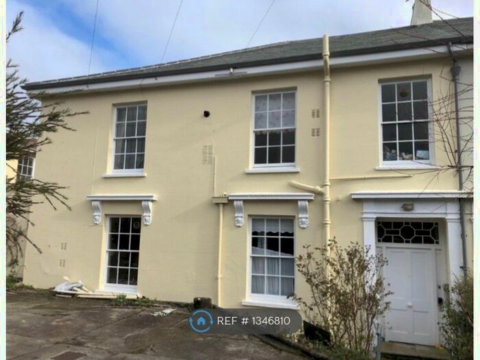 3 Bedroom Flat To Rent In Ground Floor, Falmouth, TR11