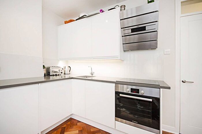 2 Bedroom Flat To Rent In Carlton Hill, St John's Wood, London, NW8