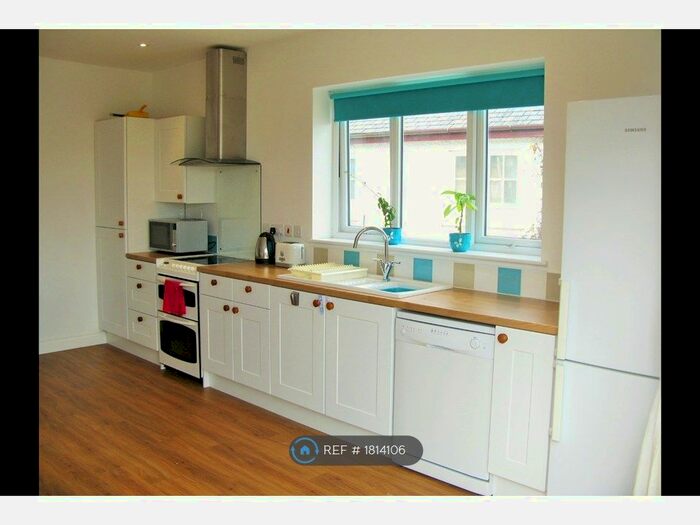 2 Bedroom Flat To Rent In West Pentire Road, Crantock, TR8