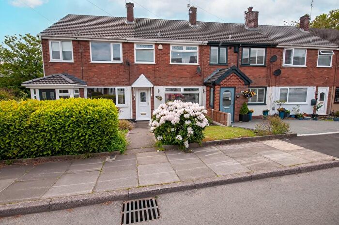 2 Bedroom Town House For Sale In Hardman Close, Radcliffe, Manchester, M26