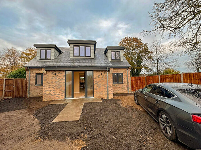 3 Bedroom Chalet To Rent In The Street, Pakenham, Bury St. Edmunds, IP31