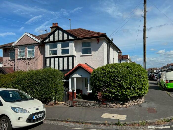 3 Bedroom Semi-Detached House To Rent In Winchester Avenue, Brislington, Bristol, BS4