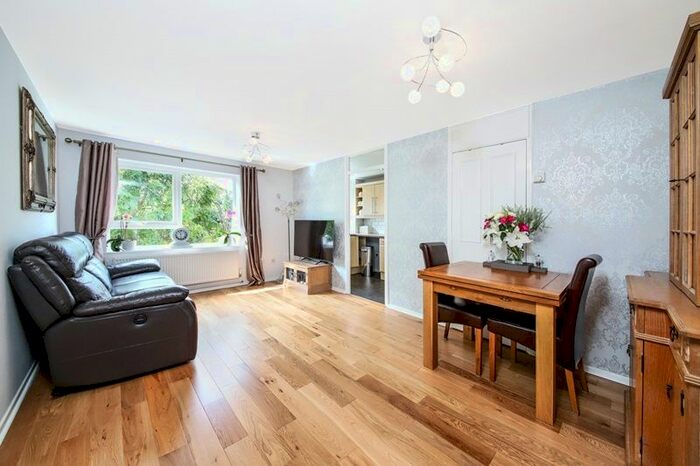 1 Bedroom Flat To Rent In Wood Vale, Forest Hill, London, SE23