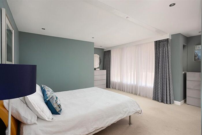 4 Bedroom Detached House For Sale In The Haybarn, Hall Park Road, Walton, Wetherby, LS23