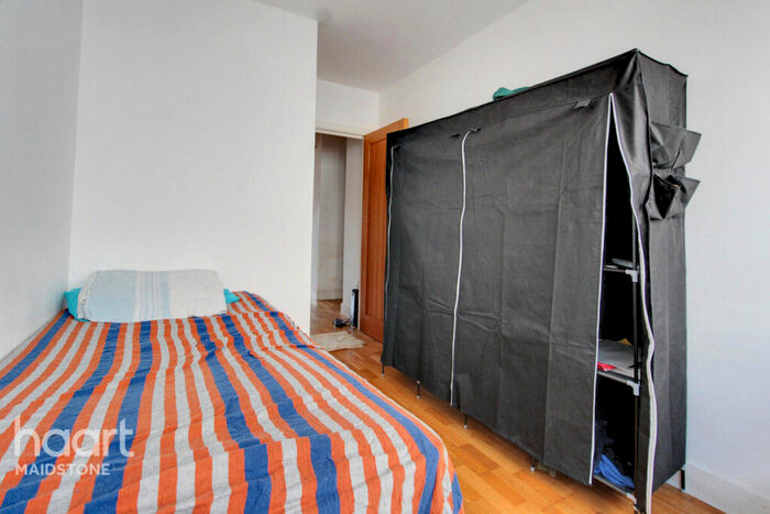 2 Bedroom Apartment For Sale In Fairmeadow, Maidstone, ME14