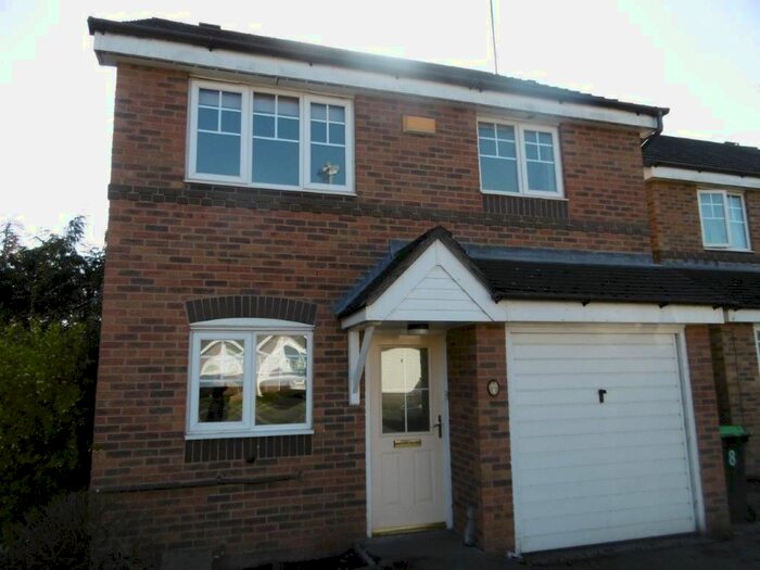 3 Bedroom Detached House To Rent In Lupin Grove, Walsall, WS5