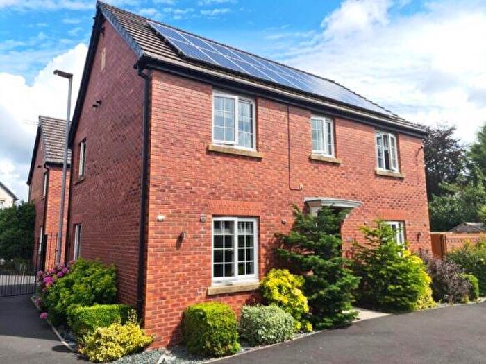 4 Bedroom Detached House For Sale In Waterside View Droylsden, M43