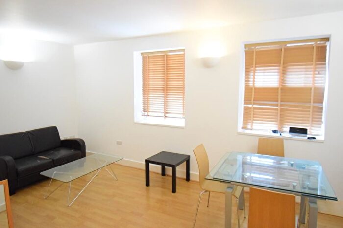 1 Bedroom Flat To Rent In Providence Place, London, N1
