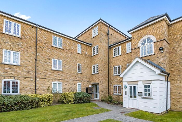 2 Bedroom Flat To Rent In Edith Cavell Way, London, SE18